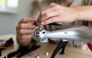 Grabación con drones en interiores retos y soluciones profesionales