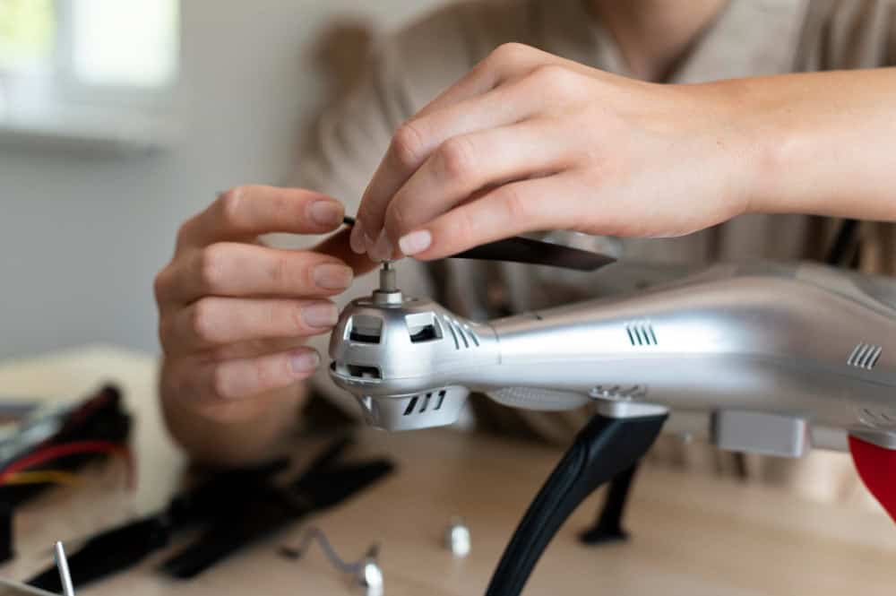 Grabación con drones en interiores retos y soluciones profesionales